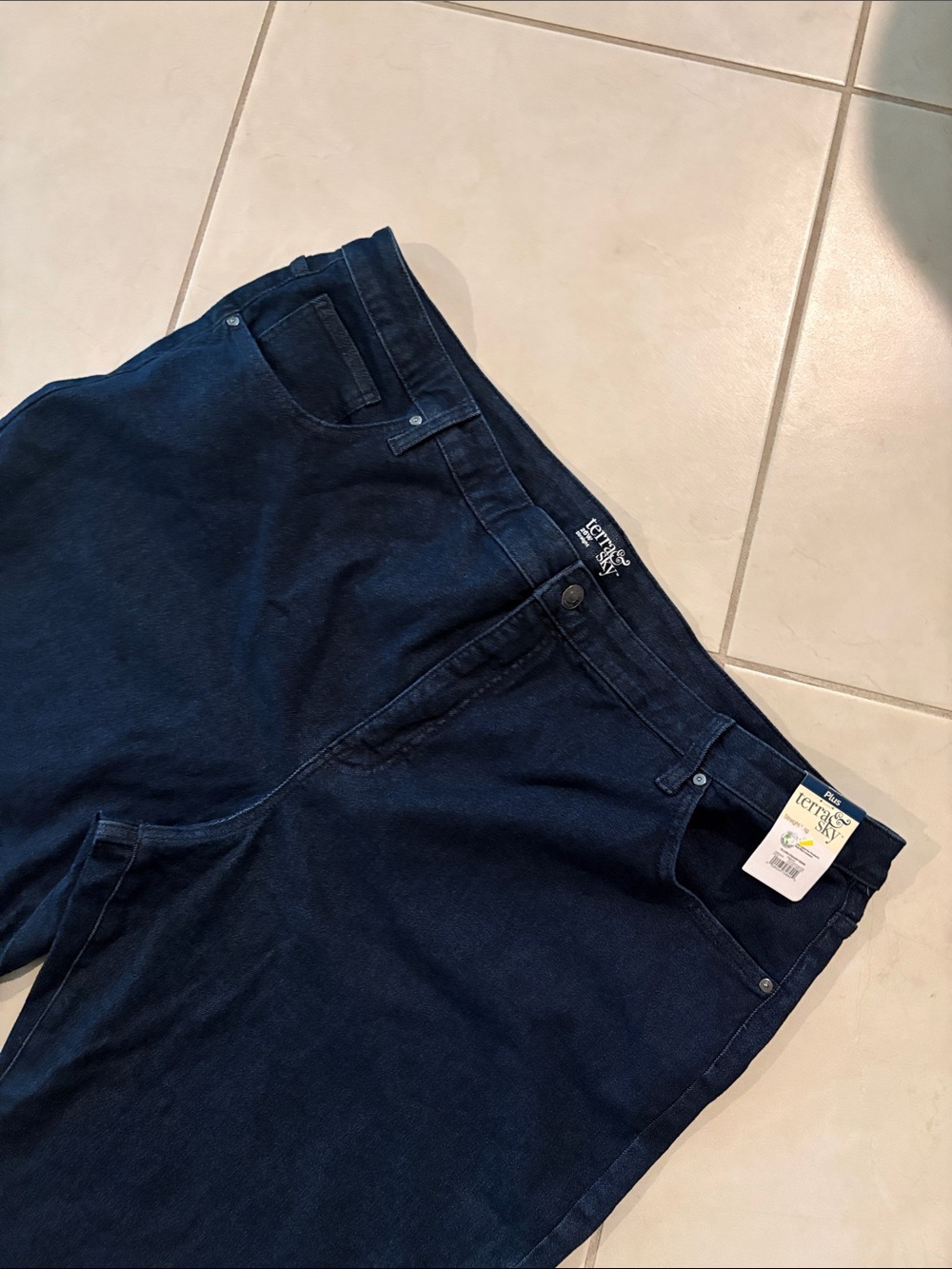 NWT Terra and sky 26W straight jeans - Picture 3 of 7